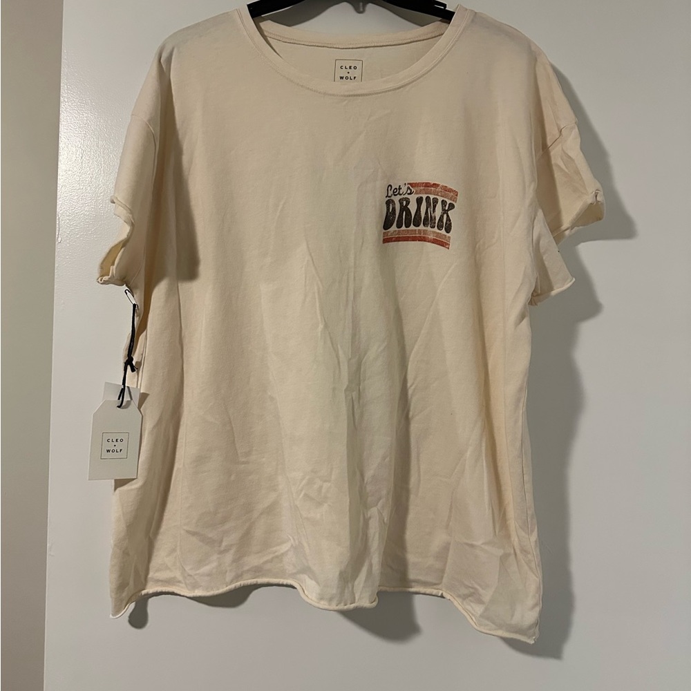 NWT Women’s Size XL Cream Graphic Tee from Boot Barn